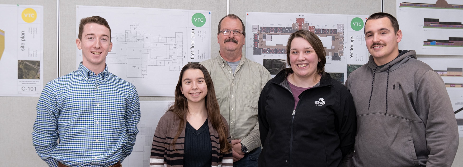 Students in the solar decathlon, female students, male students, architectural engineering technology