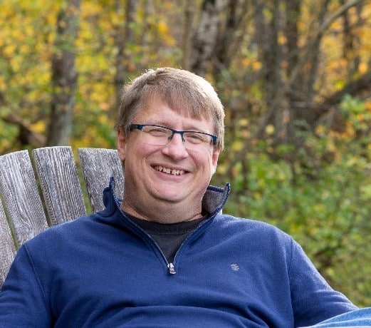 Alum, Thad Luther